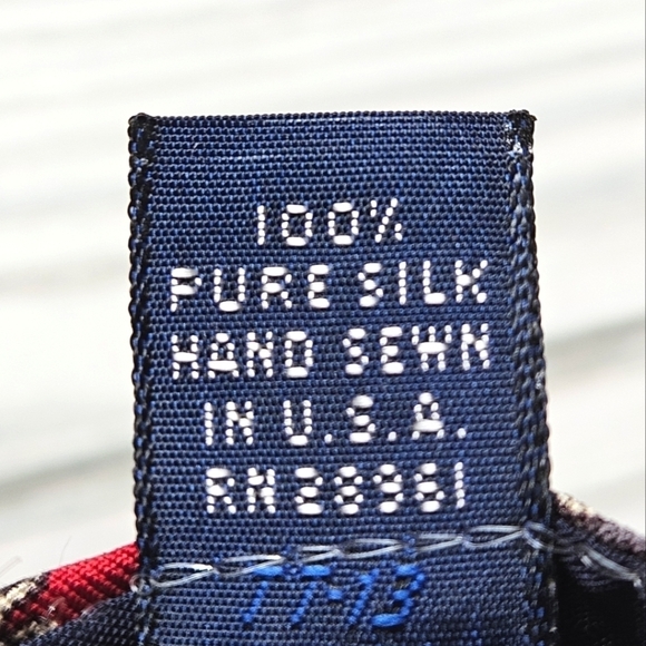 Vintage Burberry Pure Silk Necktie in Red and Blue Paisley - Picture 10 of 10